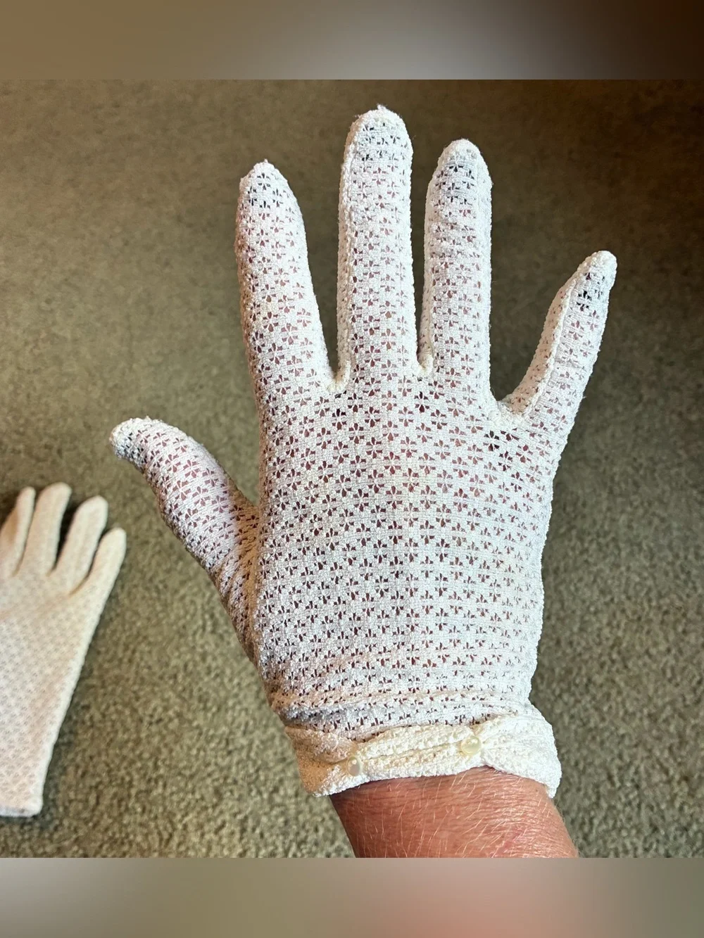 Womens XS Ivory Textured Stretchy Mesh Dress Gloves Costume Party Driving Formal